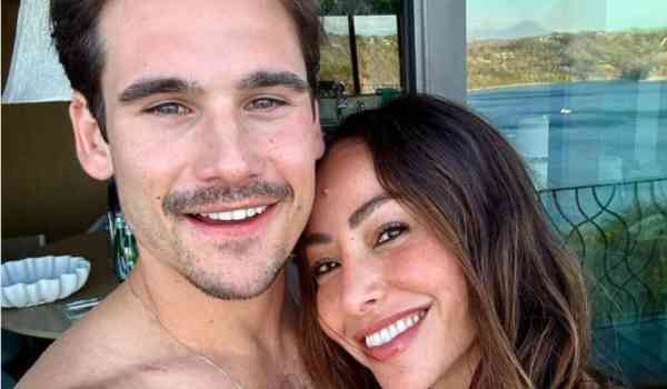 Sabina Sato grávida